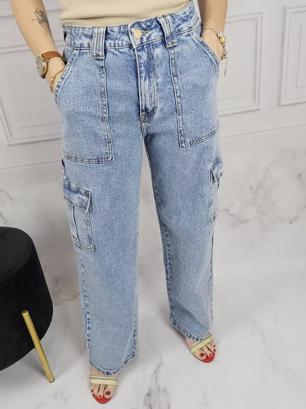 Spodnie jeans z kieszeniami